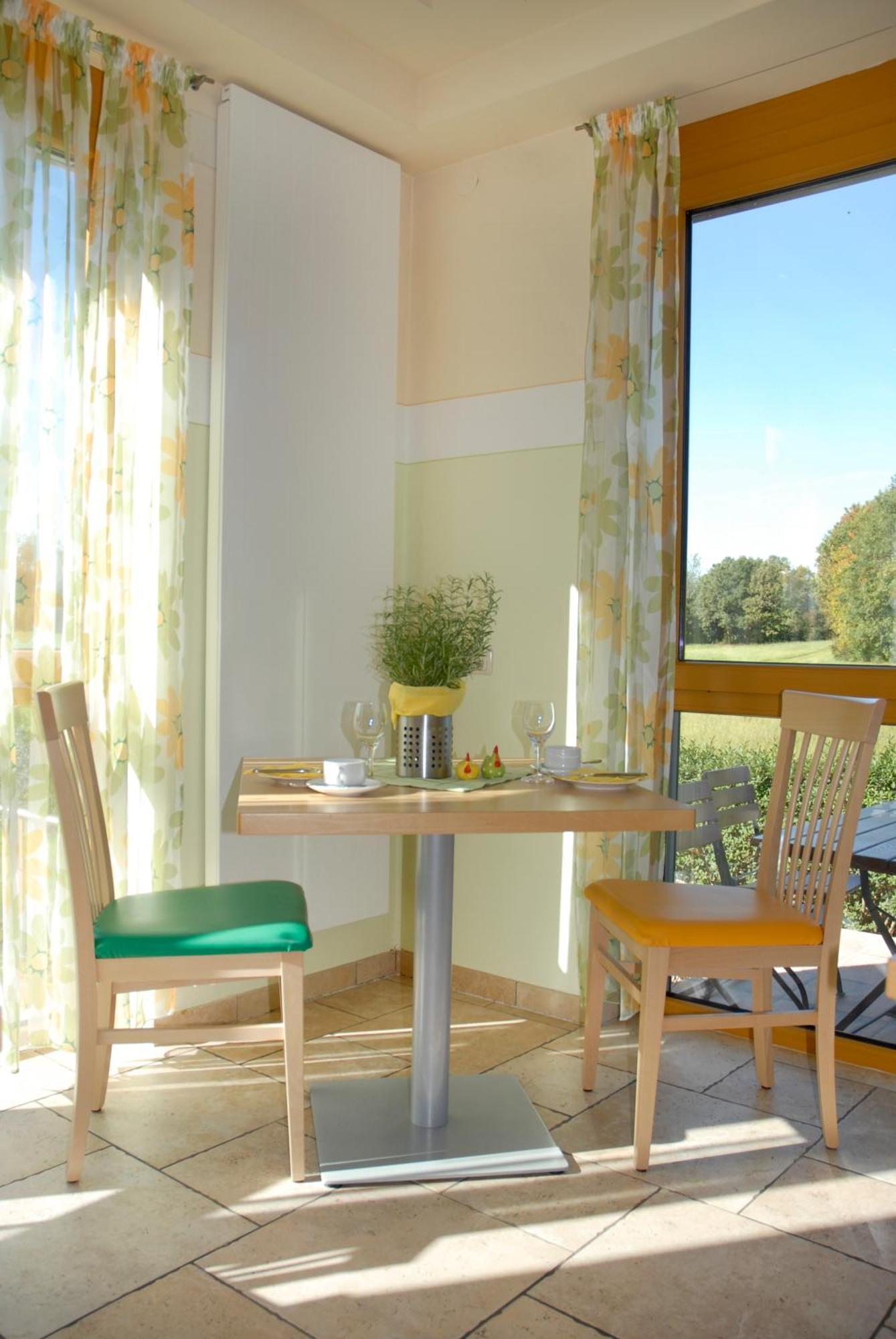 Oberdachstetten Gasthaus-Pension Hofmann מראה חיצוני תמונה