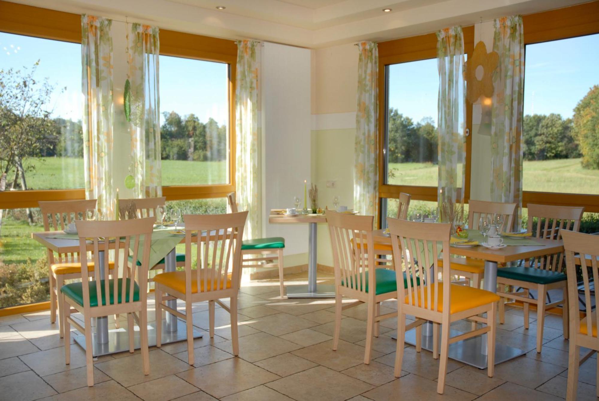 Oberdachstetten Gasthaus-Pension Hofmann מראה חיצוני תמונה