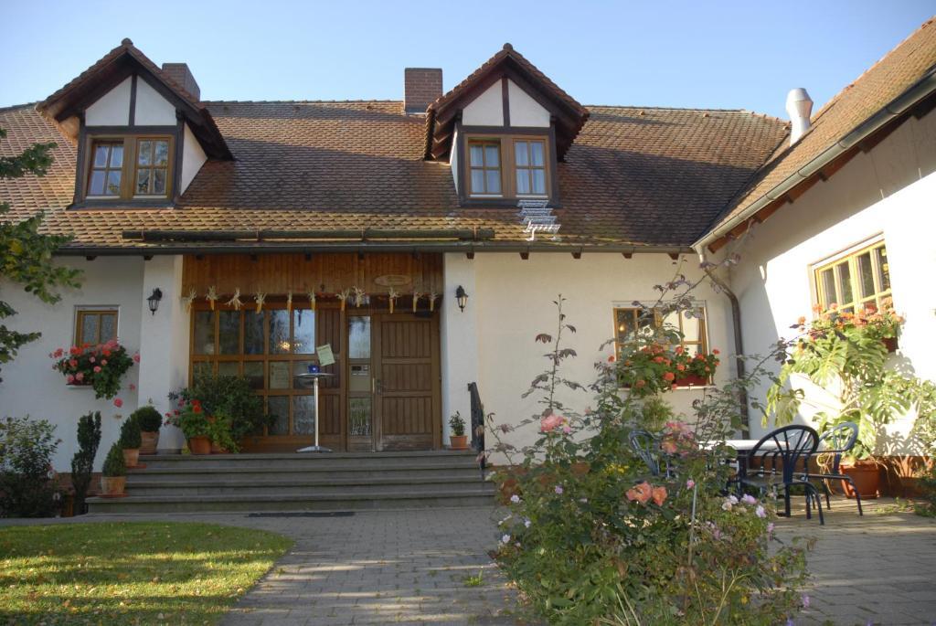 Oberdachstetten Gasthaus-Pension Hofmann מראה חיצוני תמונה