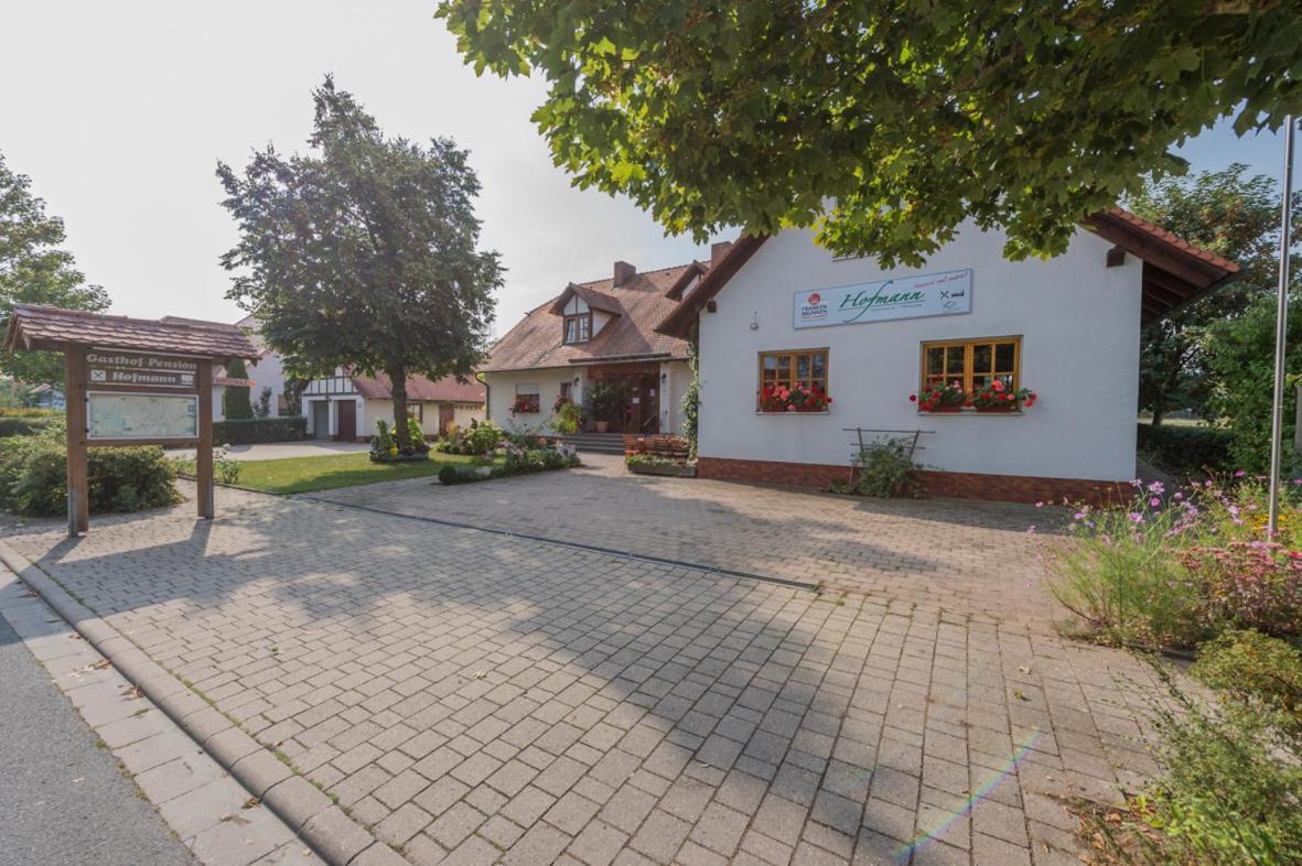 Oberdachstetten Gasthaus-Pension Hofmann מראה חיצוני תמונה