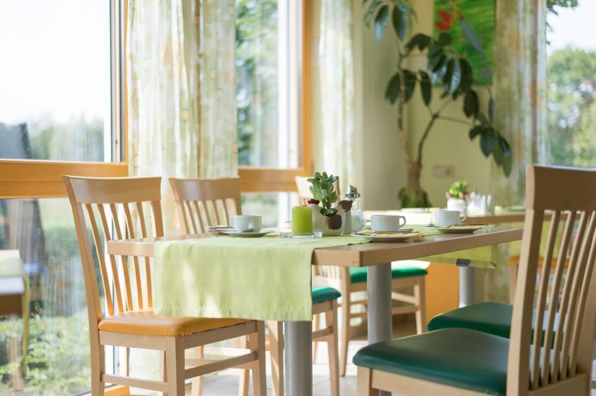 Oberdachstetten Gasthaus-Pension Hofmann מראה חיצוני תמונה